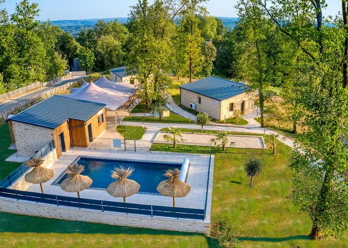 Le Pech Eternel-lodge Tilleuls Feriehus